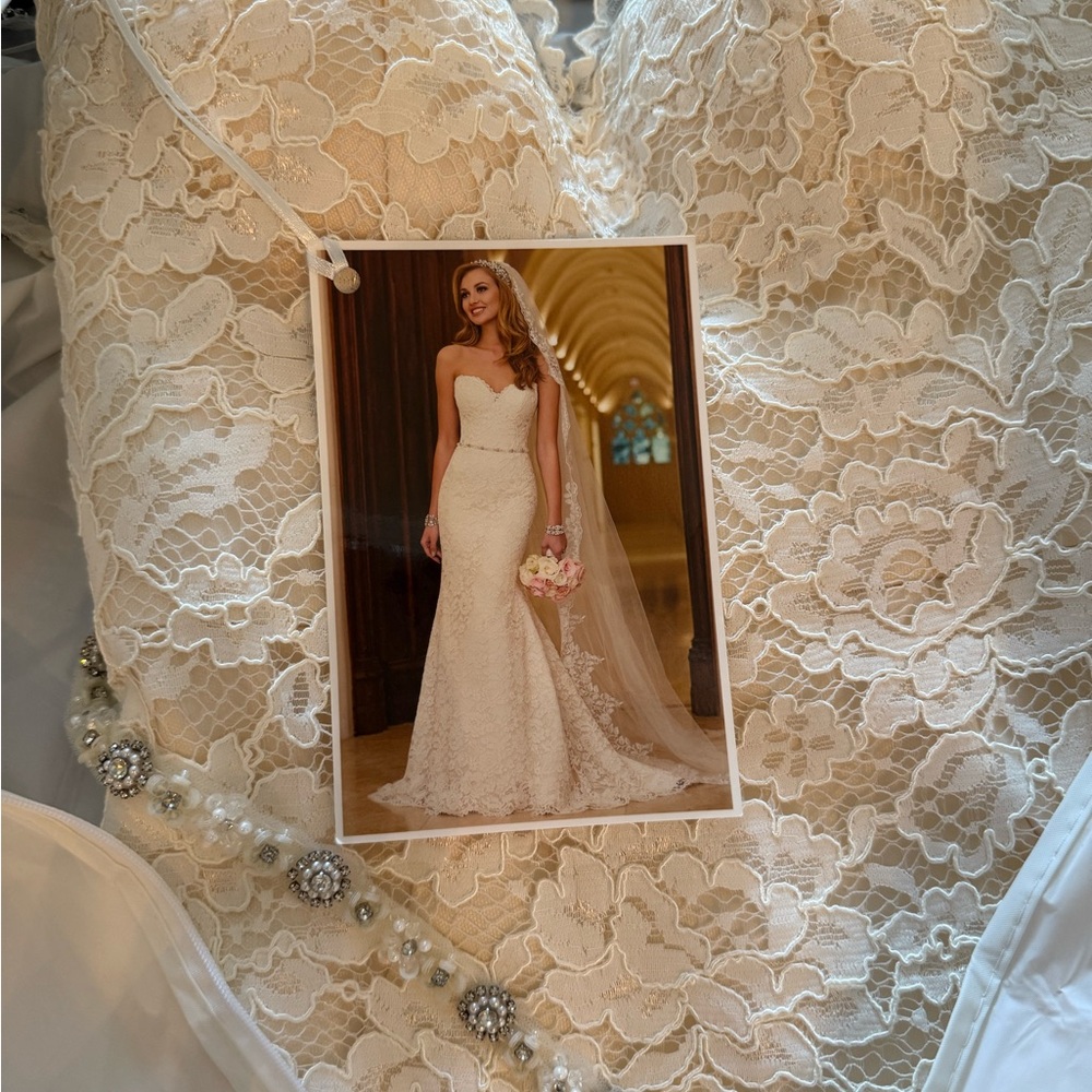 Stella York Cream Lace Wedding Dress